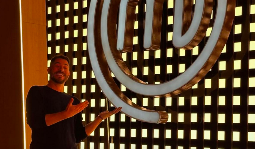 Evaristo Costa posta foto no MasterChef Brasil; saiba qual será sua participação