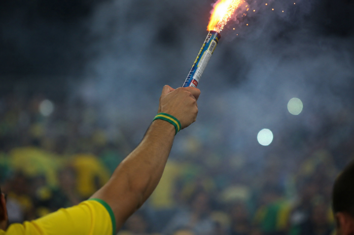 Aparecida alerta para multa de até R$ 10 mil por uso de rojões durante jogos da Copa do Mundo
